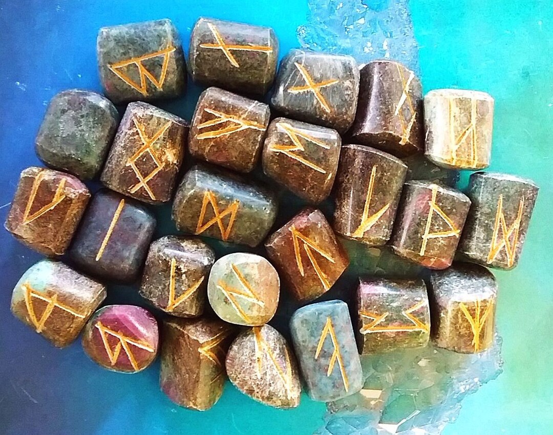 Hand Carved Ruby Kyanite Rune Set, Gold Engraved, Viking Norse Runes - Etsy