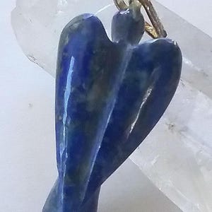 Lapislazuli Engel Anhänger Halskette: Handgeschnitzter solider blauer Lapis Kristall Bild 6
