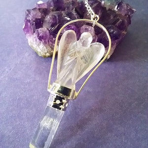 Engel hanger van gesneden kristalkwarts: extra grote zilveren ketting Silver Hoop Design