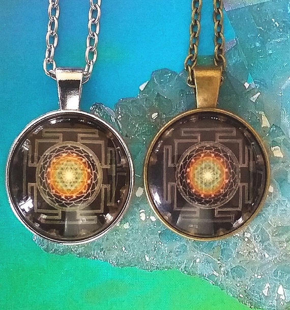 1pcs Buddhist Sri Yantra Pendant Mandala Necklace Craft Sacred Geometry Sri Yantra Buddhist Necklace Men Women Jewelry