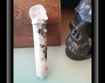 Baguette tête de mort en cristal de pierre de lune, grande baguette en pierre de lune solide avec tête de mort en cristal de quartz, baguette en cristal de chakra