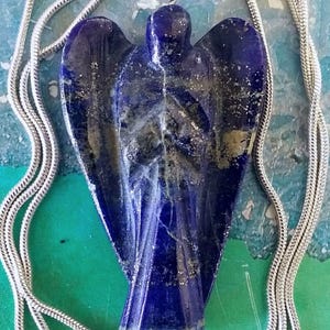 Lapislazuli Engel Anhänger Halskette: Handgeschnitzter solider blauer Lapis Kristall Bild 2