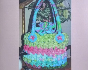 Popcorn Bag pattern for a crocheted fabric bag from Aunties Two Patterns #AT223 (2010)  K5424