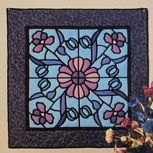 Irises Around pattern for a stained glass style wall hanging quilt designed by Cathy Robiscoe for Spectral Designs #404 (1991)  K5483