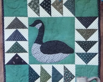 Gray Goose quilt from Wild Goose Chase's Primitive Folk Art Collection #808 (1983)  K6494