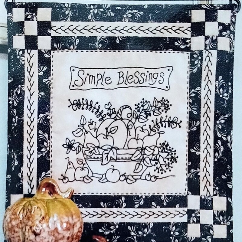 Black Work Robin - Etsy