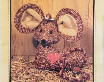 Calico Mouse pattern for a doorstop or home decoration designed by Sharon Wright for Honey Bee Patterns #D3 (1982)  K5203