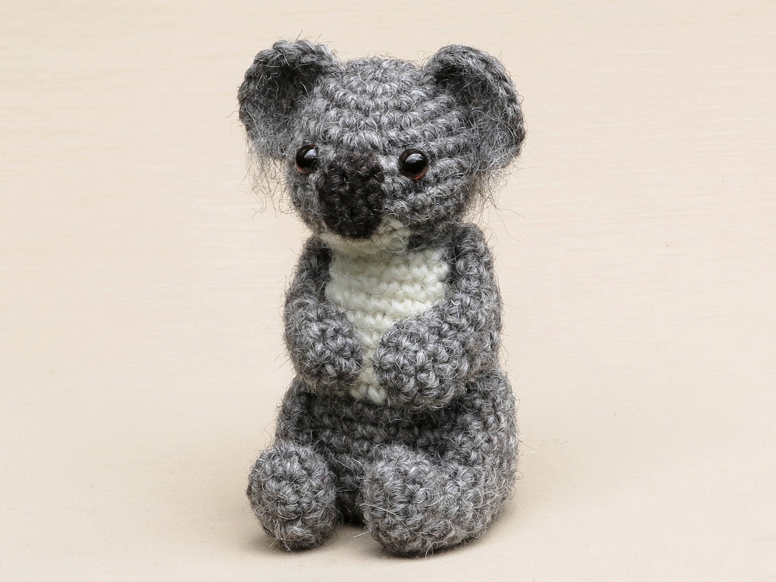 Коала из резинок