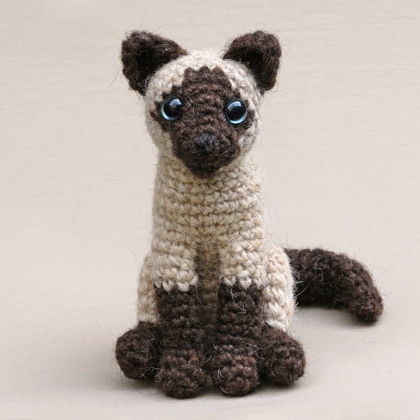 Häkelanleitung für Maisie, realistisch gehäkelte Siamkatze Amigurumi - Sofort Download PDF Datei