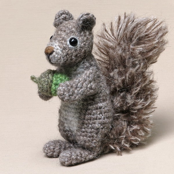 Crochet pattern for Floof, realistic crochet squirrel amigurumi - Instant download PDF File