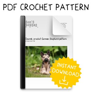K&ouml;nnte beinhalten: Ein PDF-H&auml;kelmuster f&uuml;r einen Deutschen Sch&auml;ferhund namens Doerak, von Sonja van der Wijk. Das Muster enth&auml;lt ein Foto eines geh&auml;kelten Deutschen Sch&auml;ferhundes, der auf einer gr&uuml;nen Grasfl&auml;che sitzt. Das Muster steht zum sofortigen Download bereit.