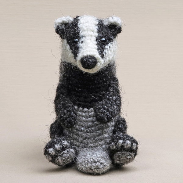 Crochet pattern for Flunsie, realistic crochet badger amigurumi - Instant download PDF File