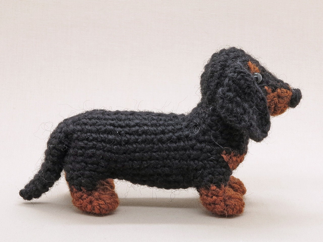 トキのかぎ針編みパターン、リアルなかぎ針編みのミニチュアダックス