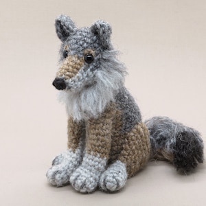 Crochet pattern for Winter Woolfie, realistic Eurasian wolf amigurumi - Instant download PDF File