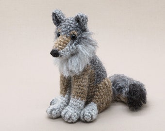 Crochet pattern for Winter Woolfie, realistic Eurasian wolf amigurumi - Instant download PDF File