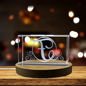 Wunderschönes und einzigartiges Geschenk mit Kristallgravur des Buchstabens „F“ für jeden Namen, der mit „F“ beginnt