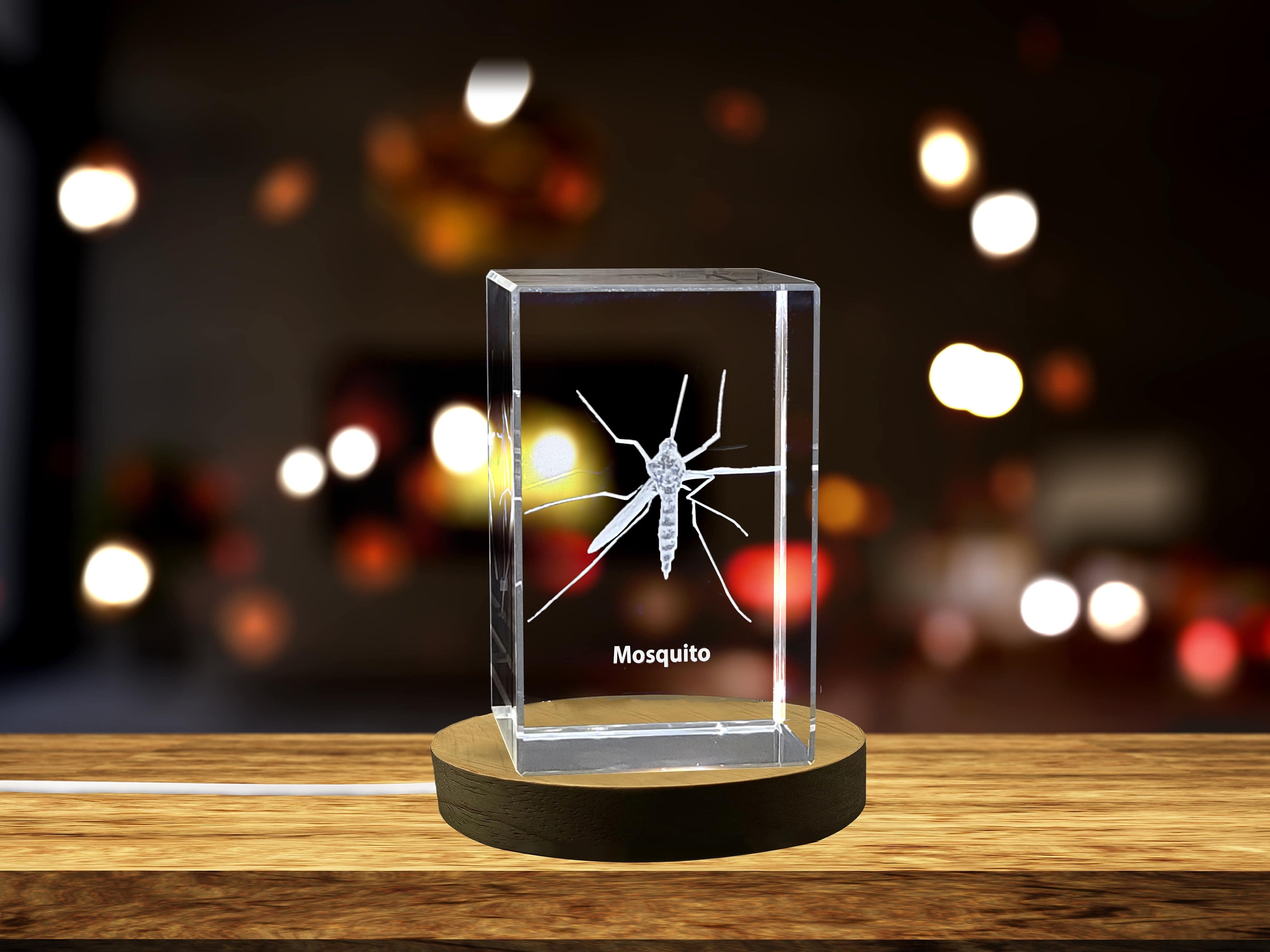 複雑なモスキートクリスタルの彫刻 |世界で最も恐ろしい動物が