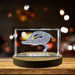 Impressive 3D Engraved Crystal of a Mighty Crocodile - Perfect for Wildlife Enthusiasts and Reptile Lovers