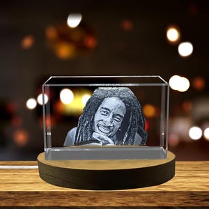 Bob Marley - Une légende du reggae immortalisée dans du cristal gravé en 3D