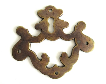 1 (ONE) Vintage Brass Keyhole cover, Vintage keyhole plate, Brass Escutcheon. #70BG36K6