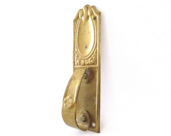 Vintage Schubladengriff aus Messing. Beschlag für Schrank-Rosette, Restaurierung. #70BG3EKF
