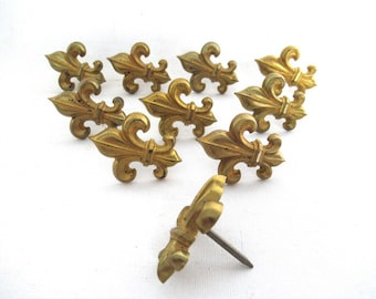 1 (ONE) Brass furniture embellishment, lily of the valley, french lily, fleur de lis, pediment. #8A1G51K3