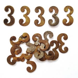 ONE Antique Three, Numero 3, autentico Shabby Brass Numero Tre. Numero della stanza / Numero del tavolo #6A9G4K7