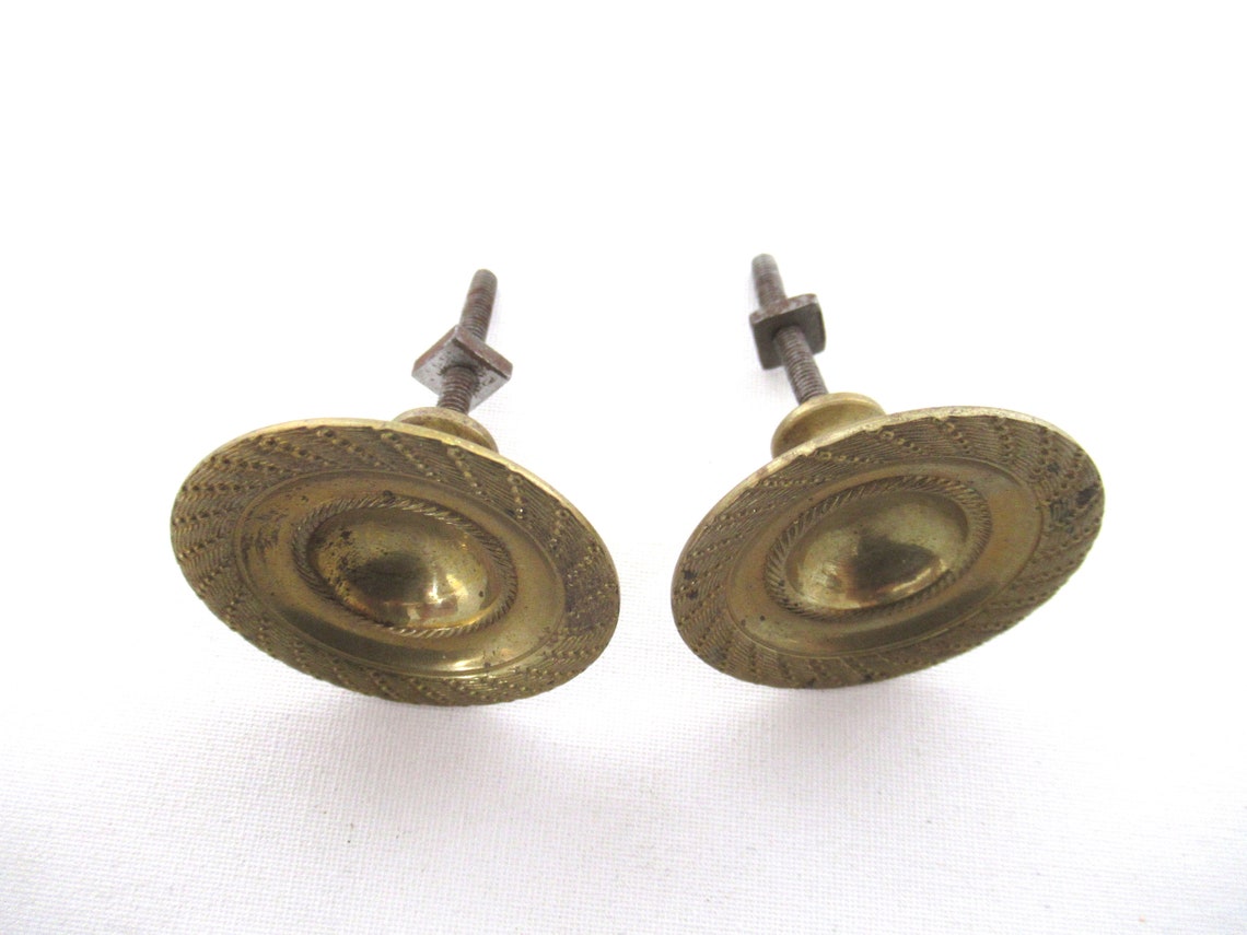 Juego de 2 perillas de cajón de latón antiguo tirón del | Etsy