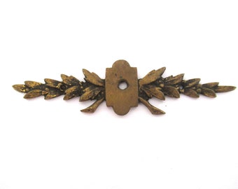 Antique Brass embellishment, furniture applique, pediment. #7D6G59KE