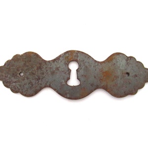 Vintage rusty escutcheon, keyhole cover, 5 15/16 inch. #904G13K6