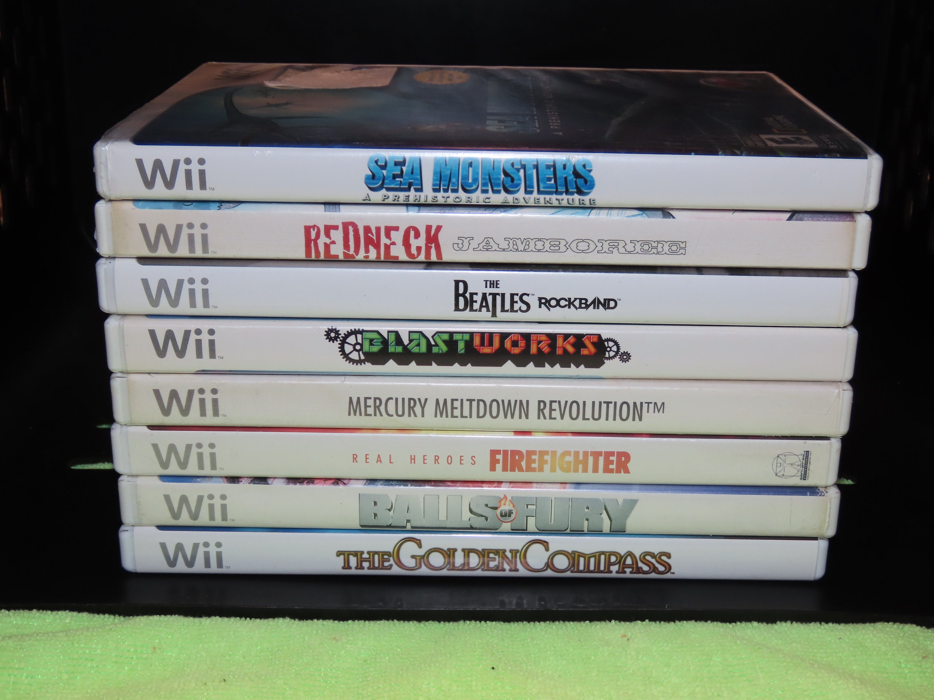 Wii+カセット6つ il_fullxfull.5019688634_lryr.jpg