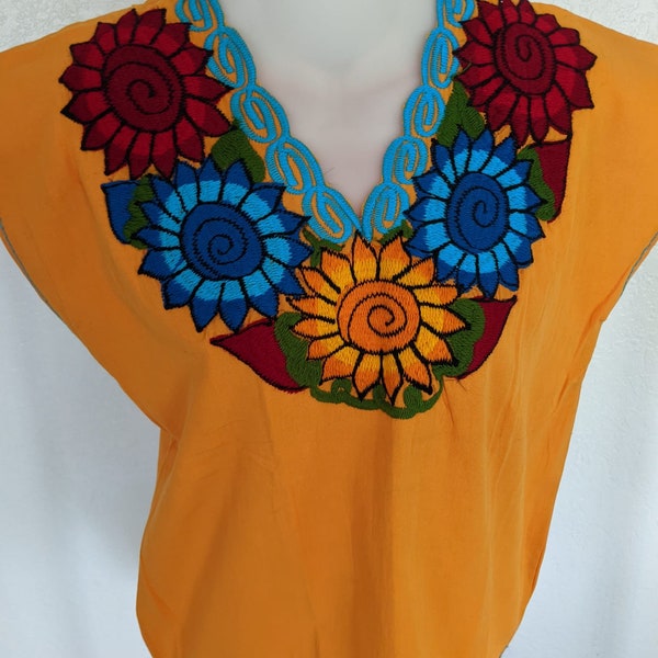 Brand New Chiapas Traditionelle One-Size-Fits-All Blumen bestickte Mandarine Frauen Bluse / Shirt.