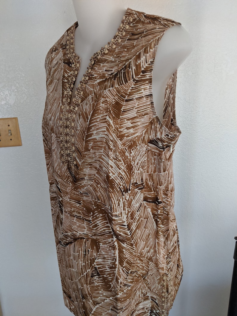 Vintage Multiple Colors Large and Medium Sleeveless Button Up and Tunic Collar Women’s Blouses/ Shirts, various colors, in great condition image 5