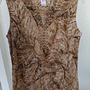 Vintage Multiple Colors Large and Medium Sleeveless Button Up and Tunic Collar Women’s Blouses/ Shirts, various colors, in great condition image 6