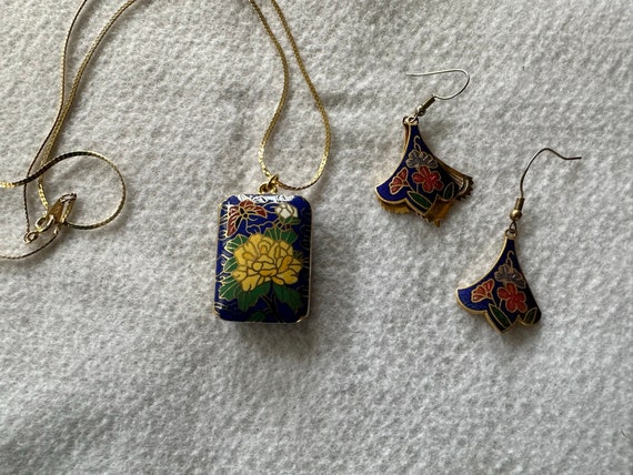 Cloisonne pill case locket and earrings - image 1