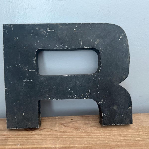 R metal vintage sign letter