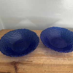 Set of 2 vintage cobalt blue salad bowls with textured glass