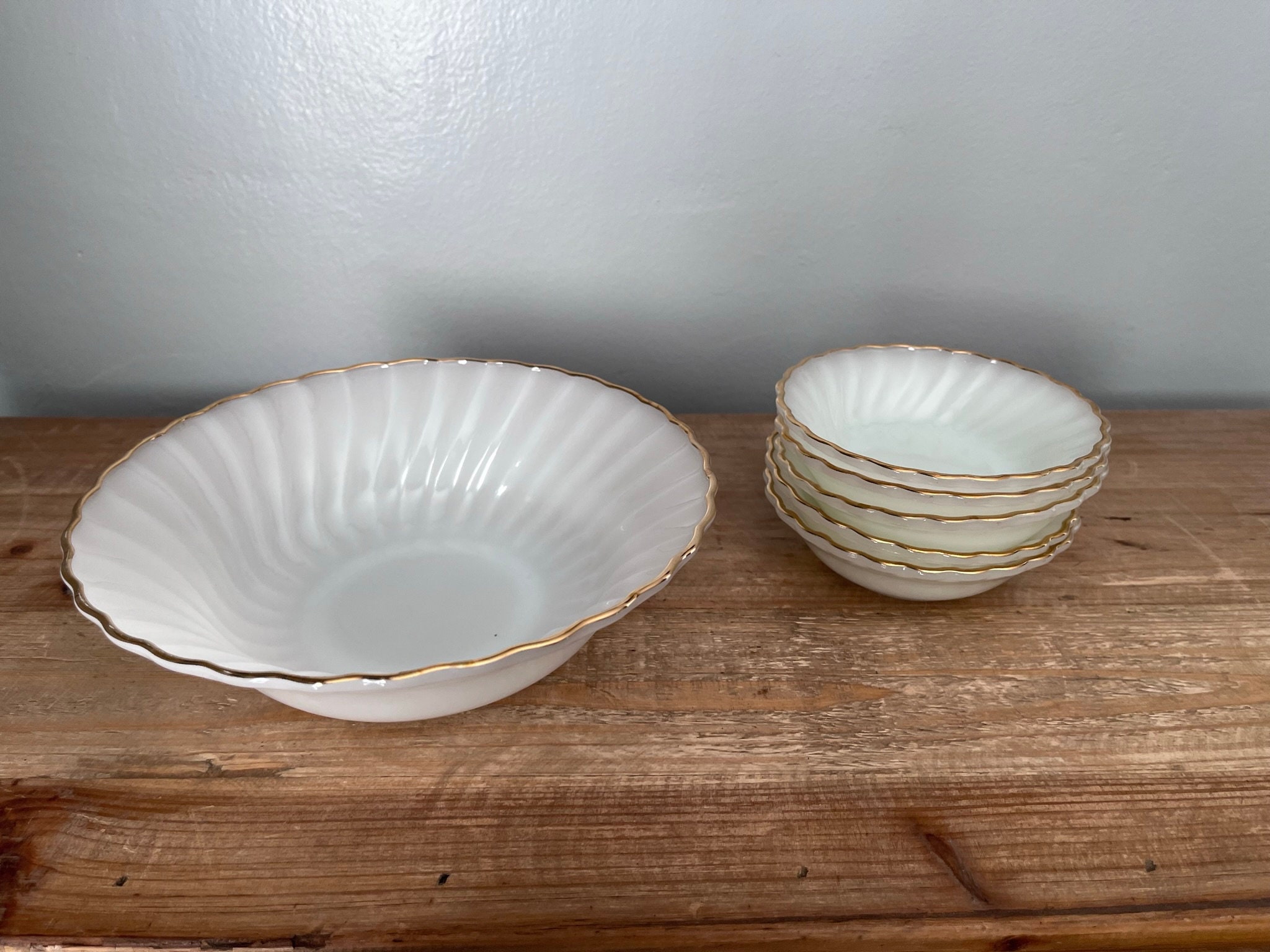 食器 ANCHOR HOCKING Anchor Hocking Milk Glass Swirl Pattern Bowls - Etsy