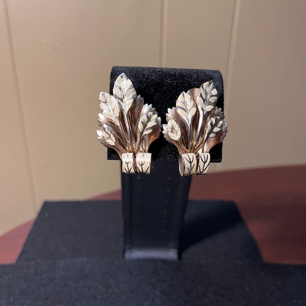 Mid-century modern golf tone clip-on earrings