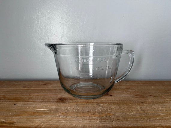 Anchor Hocking 8 Cup Measuring Cup Glass Batter Bowl with Spout