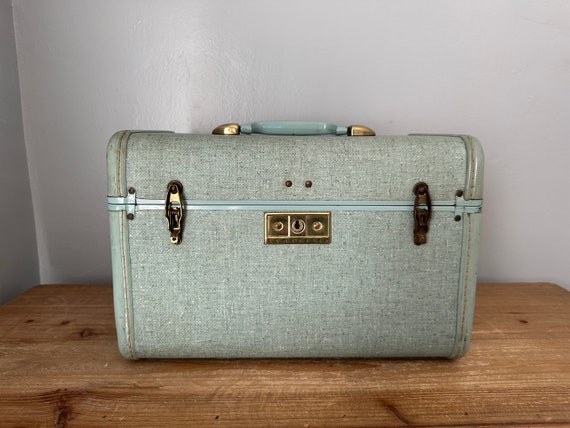 Vintage turquoise blue Samsonite train case - image 1