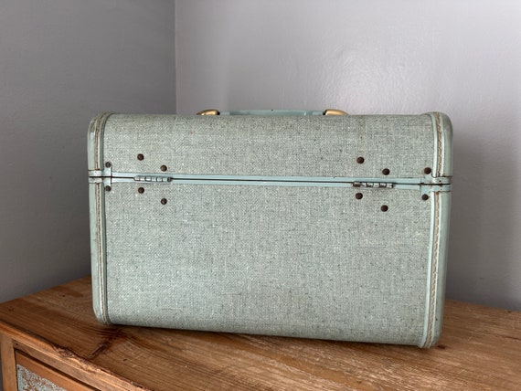 Vintage turquoise blue Samsonite train case - image 9