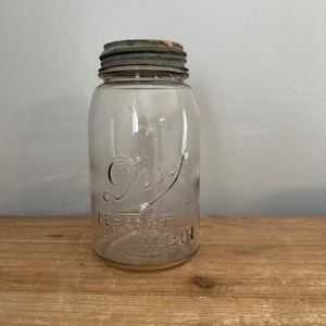 Antique Drey&#39;s Perfect Masion quart canning jar