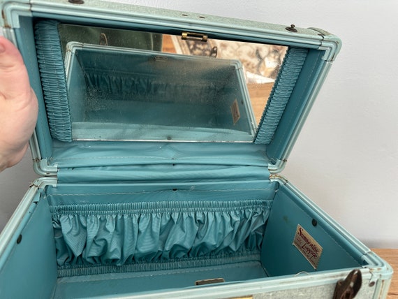 Vintage turquoise blue Samsonite train case - image 7