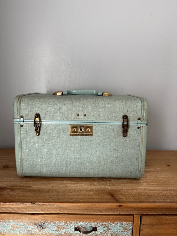 Vintage turquoise blue Samsonite train case - image 2