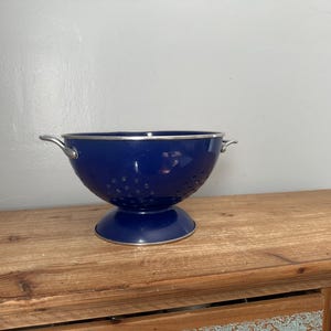 Vintage cobalt blue metal colander/strainer