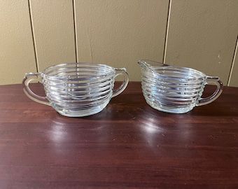 Vintage Manhattan Depression Glas Zucker und Milchkännchen