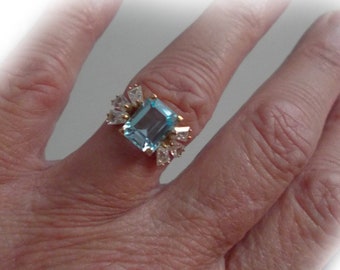 18 kt gold ring with aquamarine and white sapphires, vintage