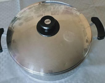 Olla, cacerola, cazuela grande con tapa IMCO, tamaño 32 cm. Usada como nueva.