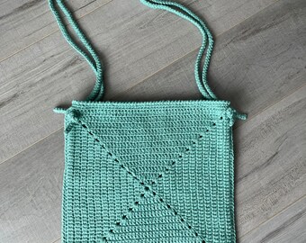 Green granny square crochet bag